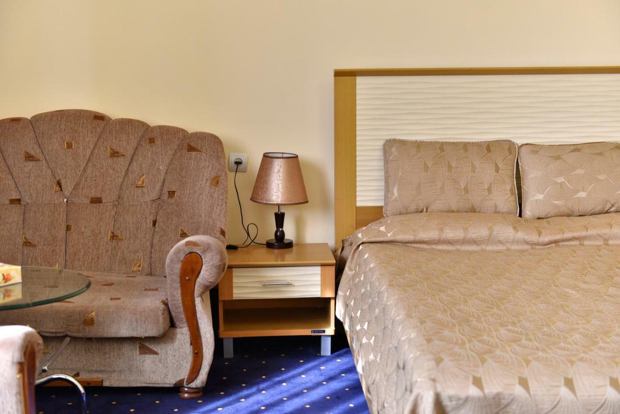 Greenwood Hotel Dilisan Kültér fotó