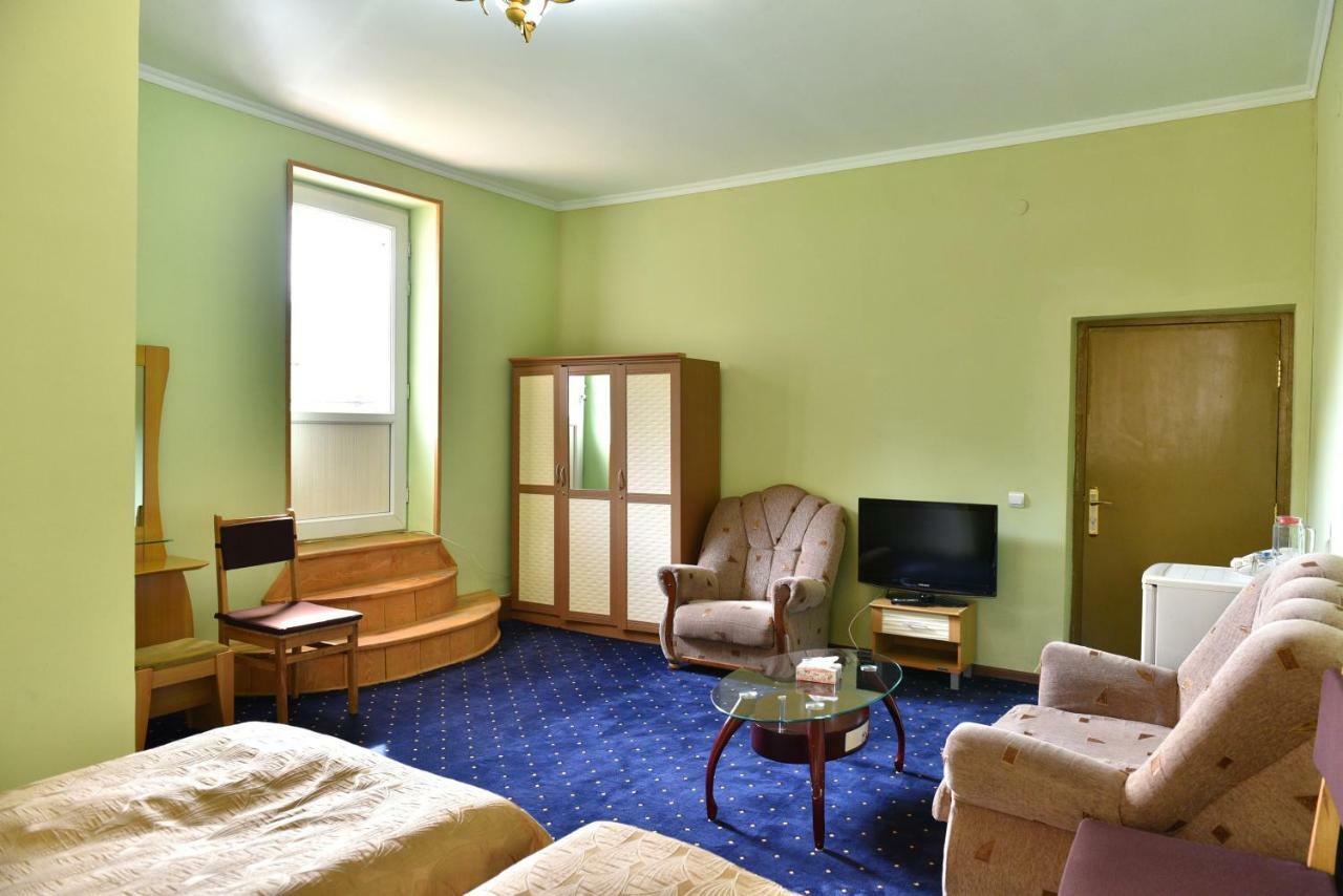 Greenwood Hotel Dilisan Kültér fotó