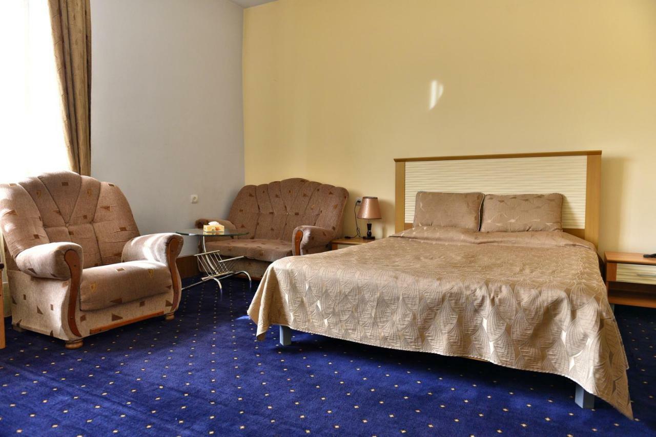 Greenwood Hotel Dilisan Kültér fotó