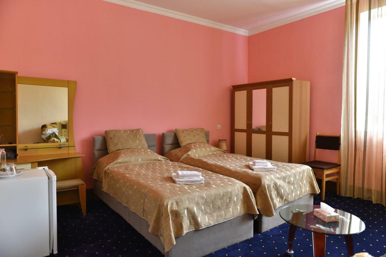 Greenwood Hotel Dilisan Kültér fotó